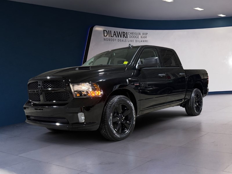 2022 RAM 1500 Classic Tradesman 4x4 Crew Cab 5'7" Box