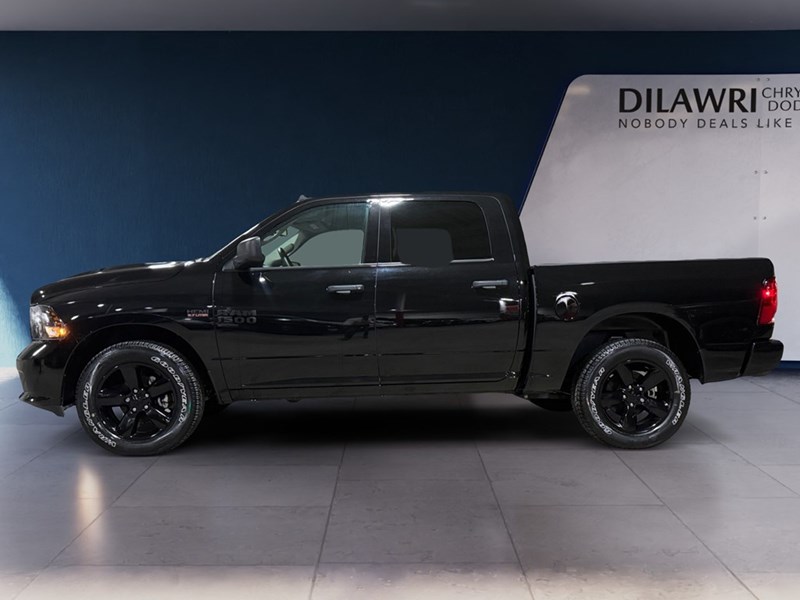 2022 RAM 1500 Classic Tradesman 4x4 Crew Cab 5'7" Box