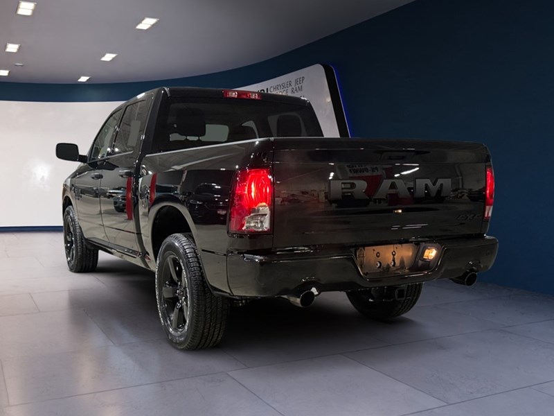 2022 RAM 1500 Classic Tradesman 4x4 Crew Cab 5'7" Box