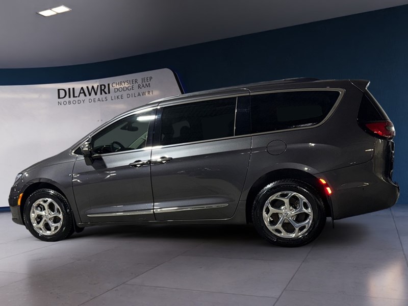 2022 Chrysler Pacifica Limited AWD