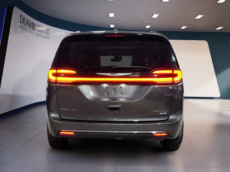 2022 Chrysler Pacifica Limited AWD