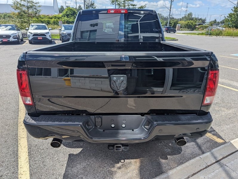 2023 RAM 1500 Classic SLT 4x4 Crew Cab | Night Edition, Cold Weather