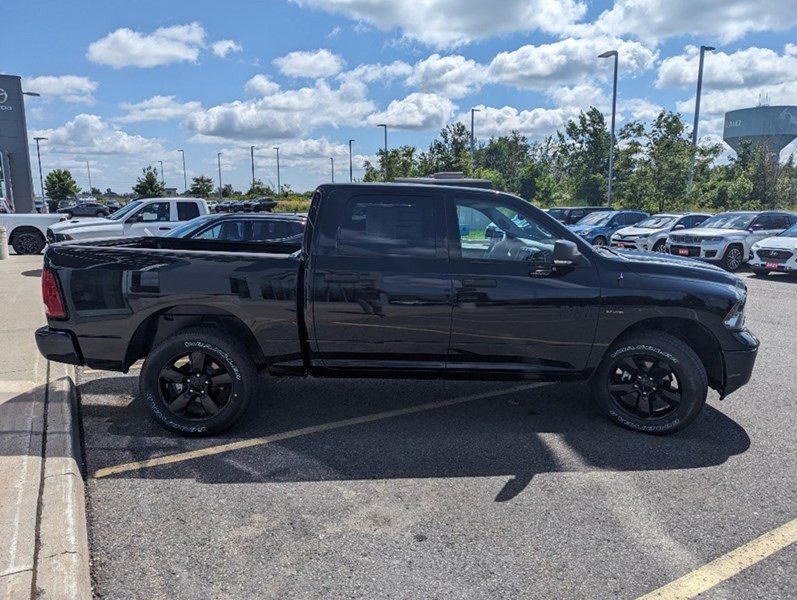 2023 RAM 1500 Classic SLT 4x4 Crew Cab | Night Edition, Cold Weather