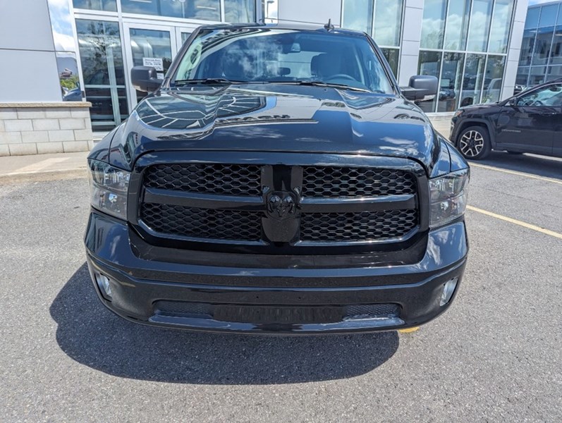 2023 RAM 1500 Classic SLT 4x4 Crew Cab | Night Edition, Cold Weather