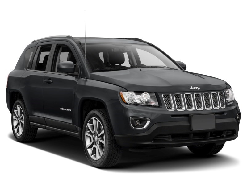 2016 Jeep Compass 4WD 4dr 75th Anniversary Exterior Shot 9